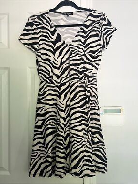 Black & White Zebra-Print Wrap Dress size S